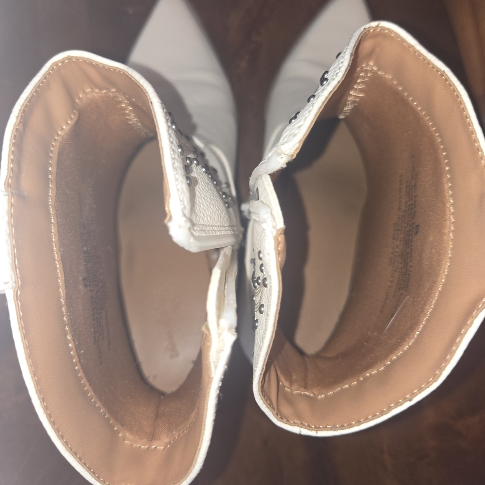 Universal Threads Size 8 Studded Zip Up Booties - Picture 5 of 7